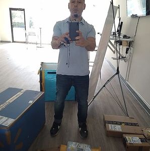 Meet your Posher, Carlos